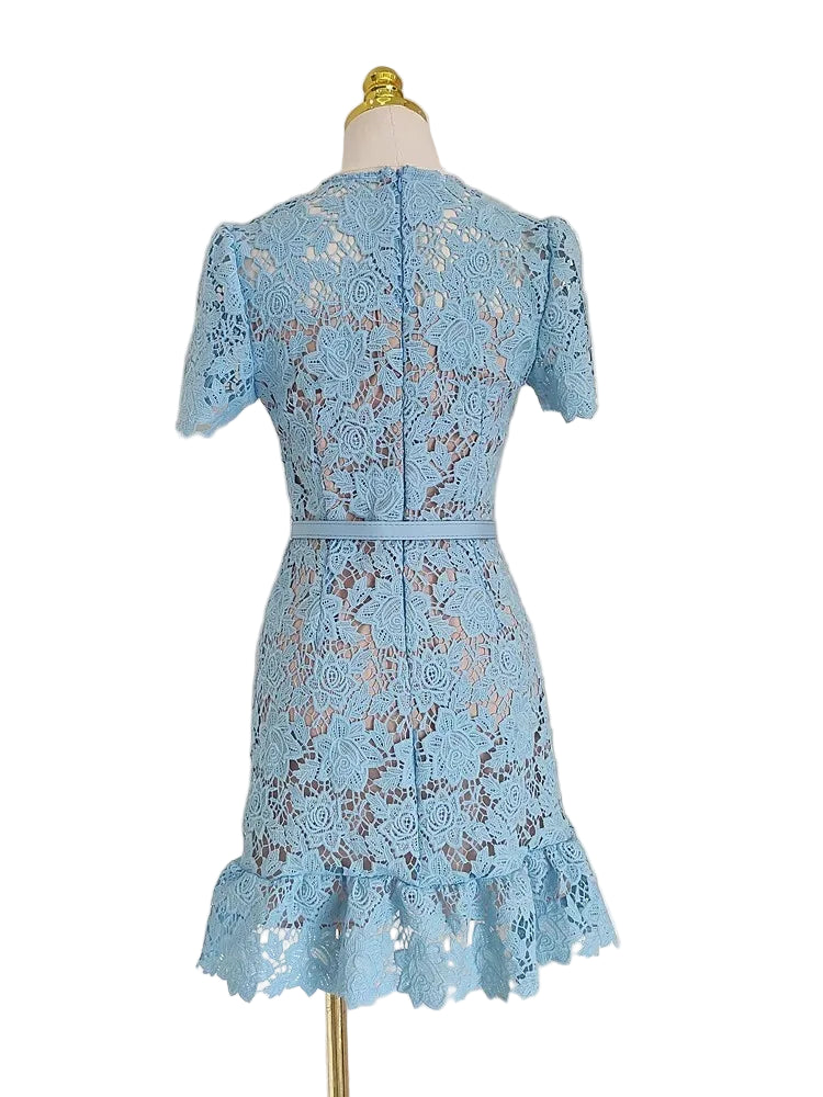 Robe Courte en dentelle doublée