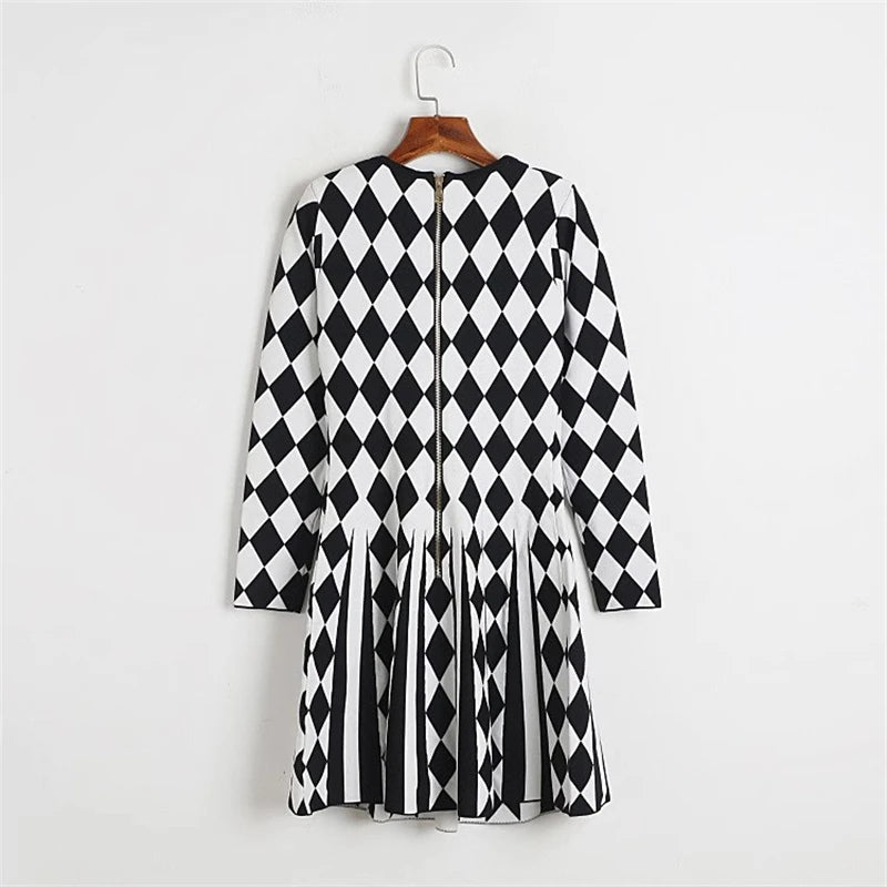 Autumn new black and white contrast geometric diamond square collar long sleeve pleated knitted skirt y2k women's fashion dress